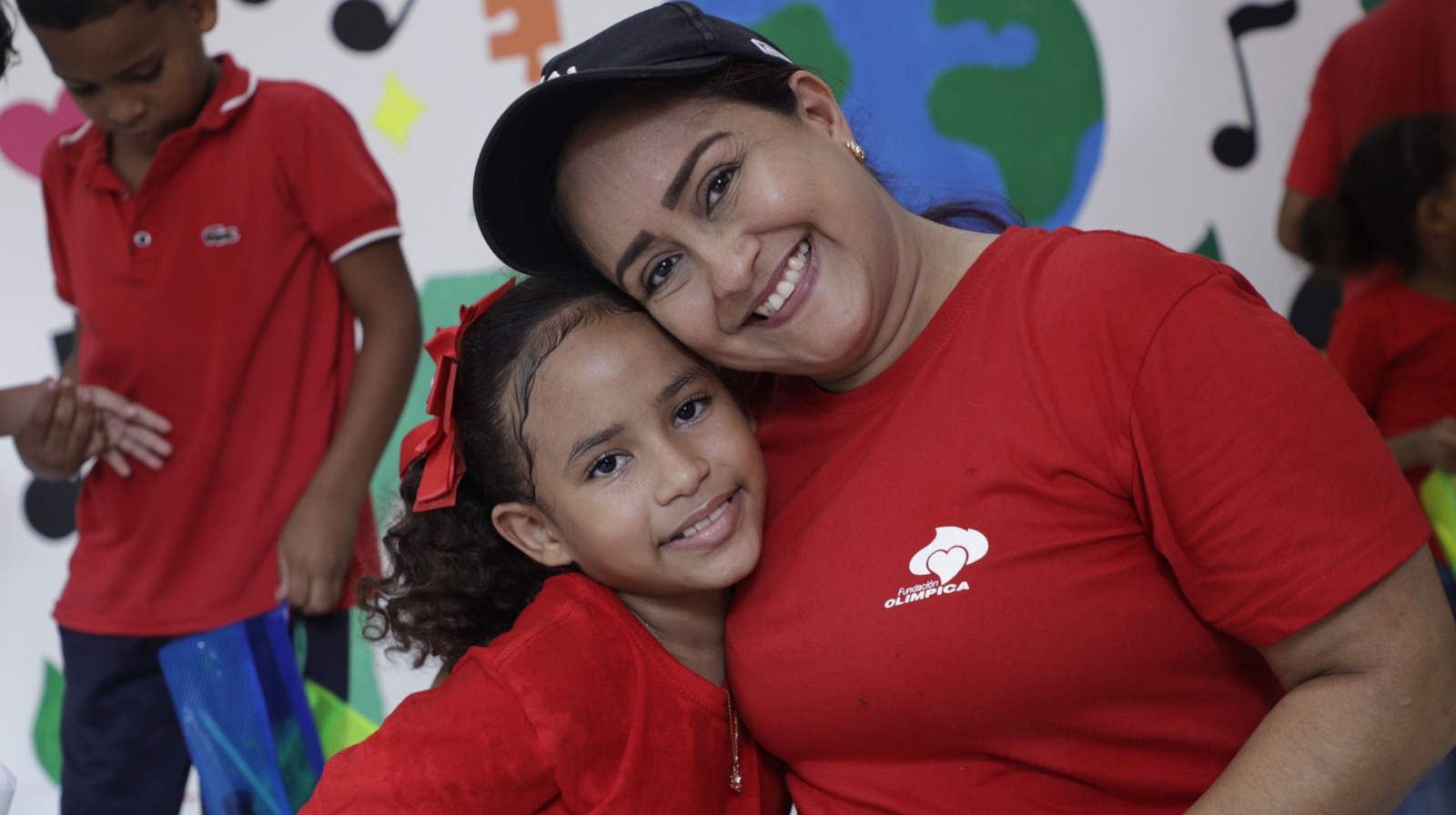 /olimpica-celebra-su-aniversario-con-un-compromiso-firme-por-la-nutricion-infantil-en-colombia